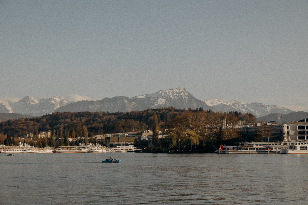 Marriage proposal in Lucerne. Wedding proposal by Lake Lucerne.