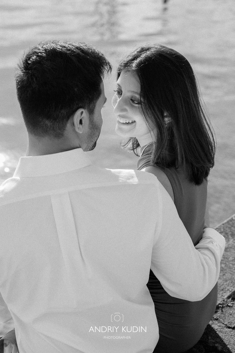 Marriage proposal in Lucerne. Wedding proposal by Lake Lucerne. 