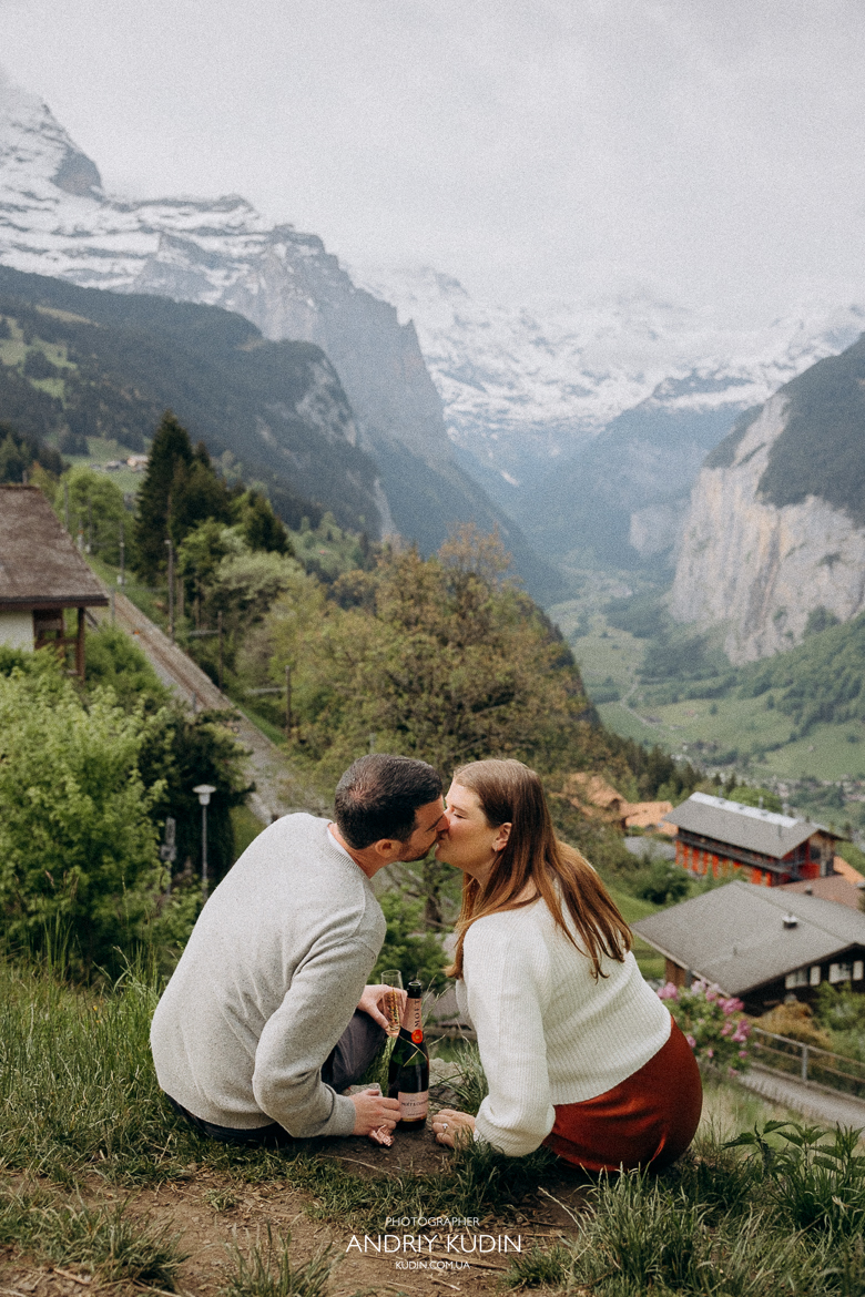 Marriage Proposal in Lauterbrunnen, romantic wedding proposal in Lauterbrunnen