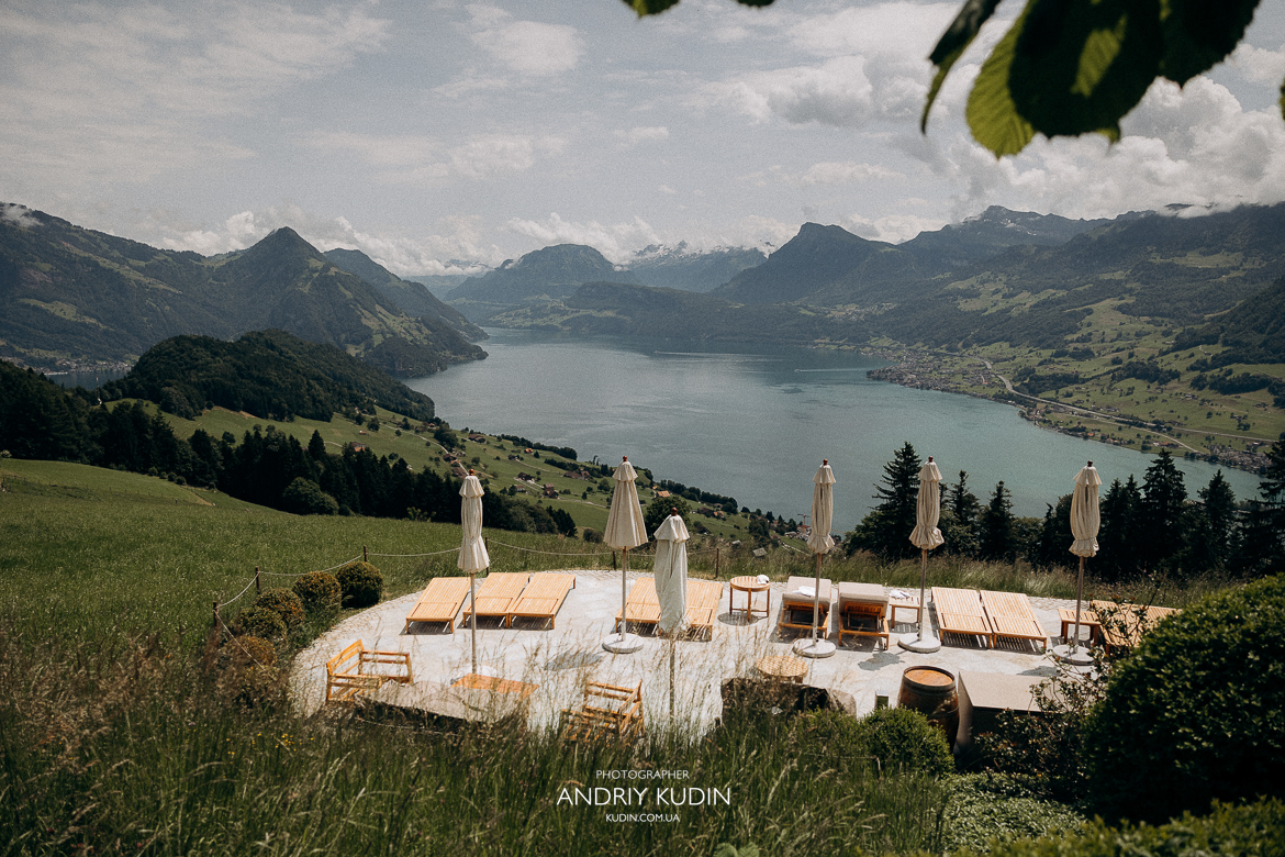 Marriage proposal at the Villa Honegg, Luzern lake. incredible locations in Switzerland for a hand proposal, wedding proposal