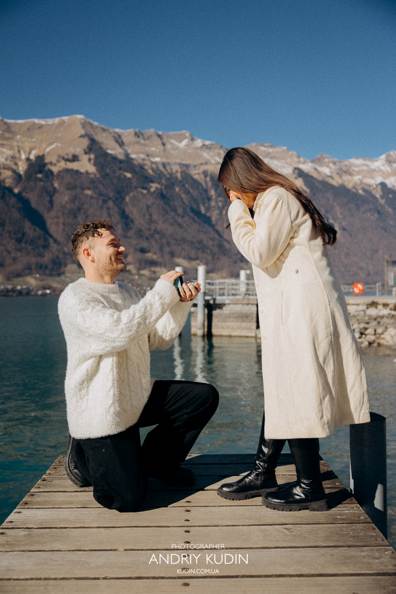 Surprise Marriage proposal in Iseltwald, Iseltwald proposal photography services, Iseltwald Switzerland engagement photoshoot, best marriage proposal spots in marriage proposal in Interlaken, romantic proposal in Interlaken