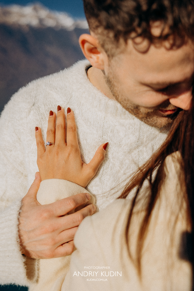 Surprise Marriage proposal in Iseltwald, Iseltwald proposal photography services, Iseltwald Switzerland engagement photoshoot, best marriage proposal spots in marriage proposal in Interlaken, romantic proposal in Interlaken