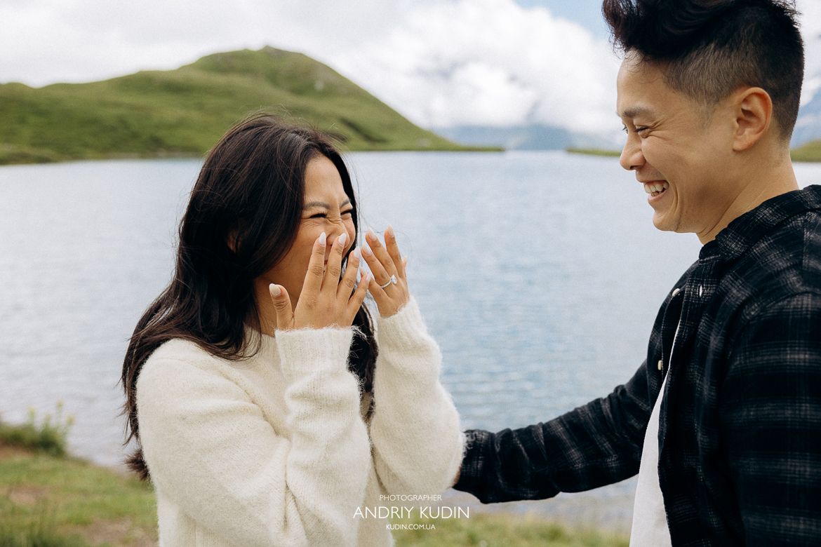Romantic marriage proposal with Bachalpsee Lake’s serene beauty