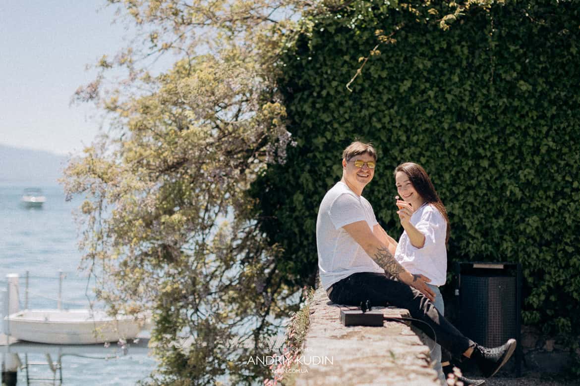 Malerischer-Lindenhof-Park-für-Familienfotoshooting-Zürich  