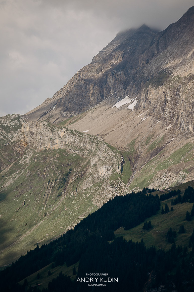 Turquoise-Lake-Oeschinen-with-Swiss-Alps-for-proposal-shoots