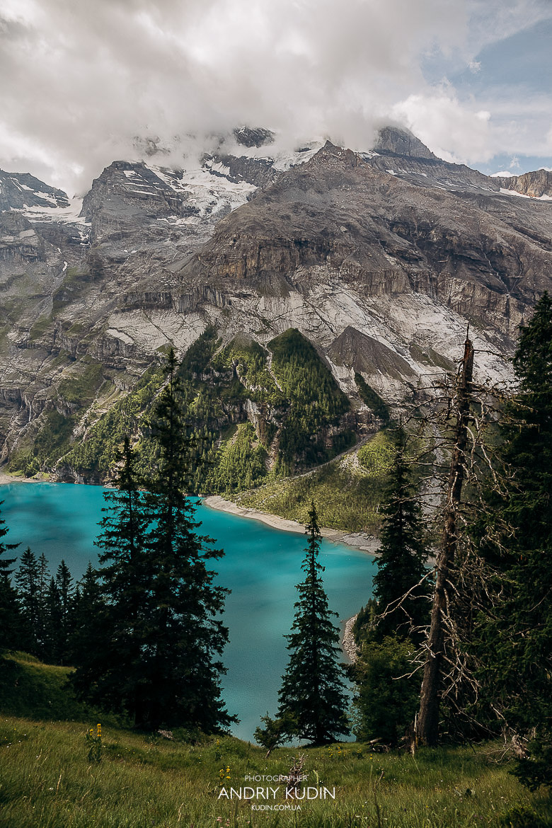 Lake-Oeschinen’s-serene-waters-for-romantic-proposal-photos