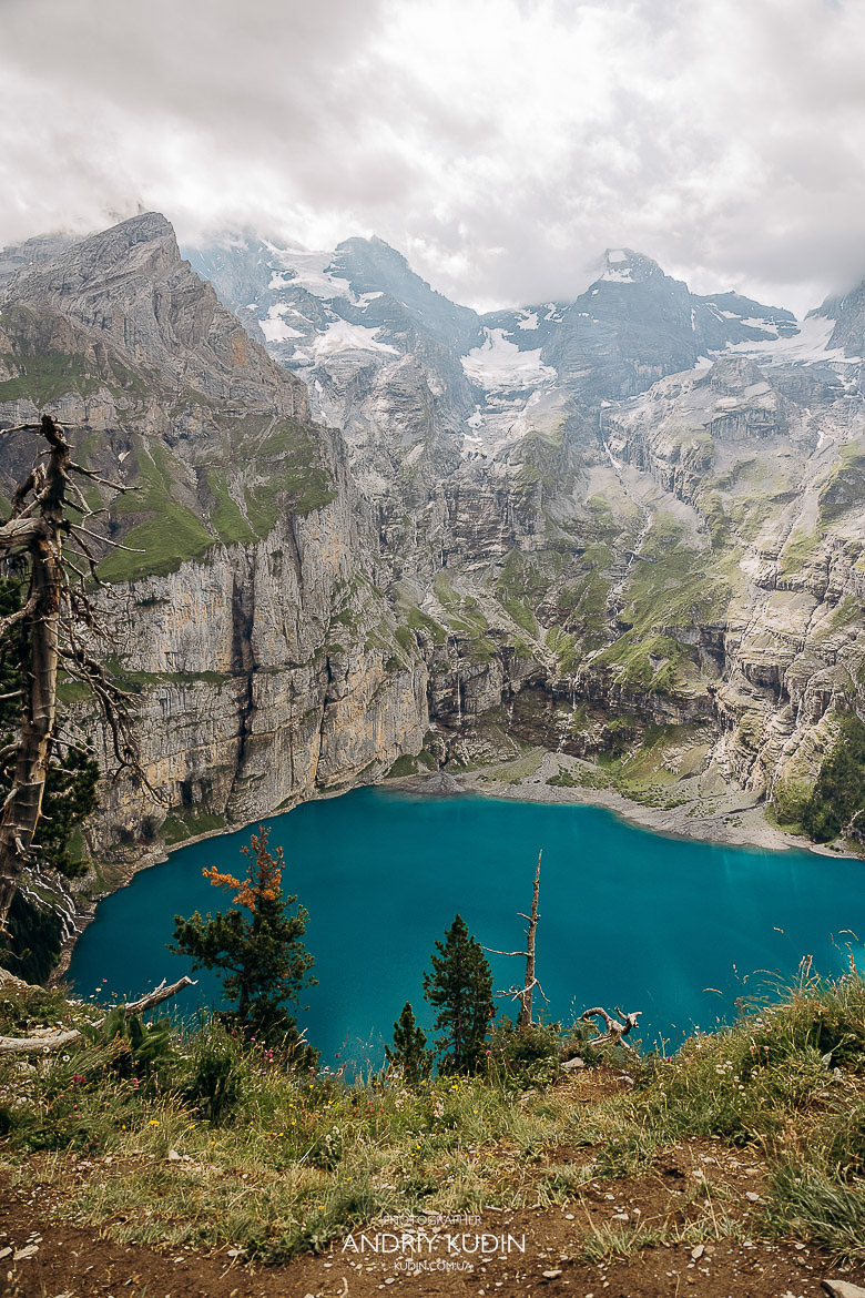 Lake-Oeschinen’s-serene-waters-for-romantic-proposal-photos