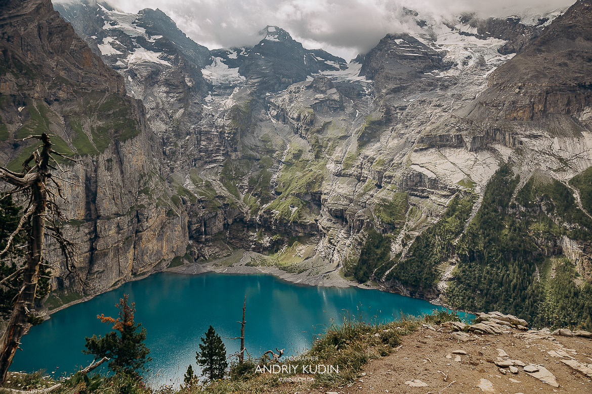 Lake-Oeschinen’s-serene-waters-for-romantic-proposal-photos