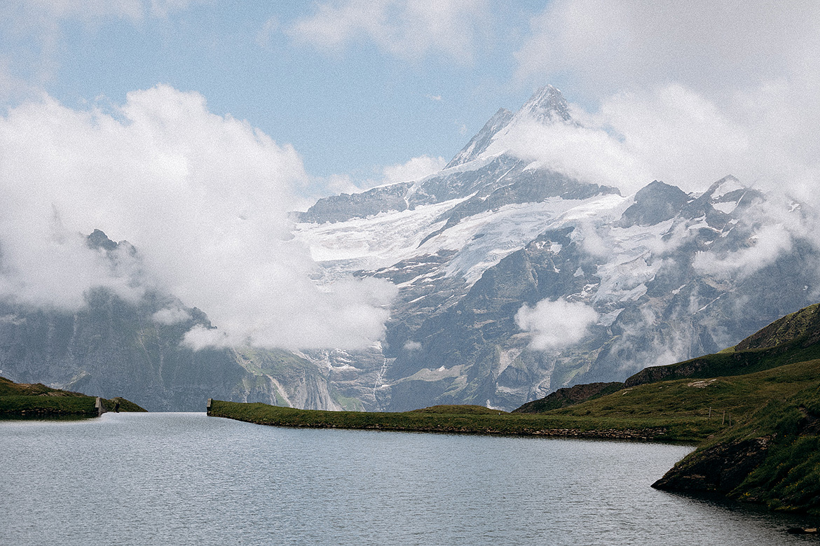 Bachalpsee Lake in Grindelwald is a hidden gem. This crystal-clear alpine lake reflects the surrounding peaks, creating a postcard-perfect scene for your proposal photography in Grindelwald.