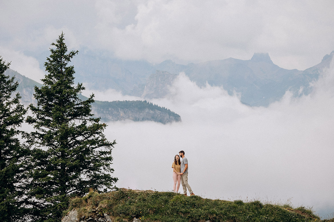 Romantic-engagement-moment-at-Lake-Oeschinen-Switzerland