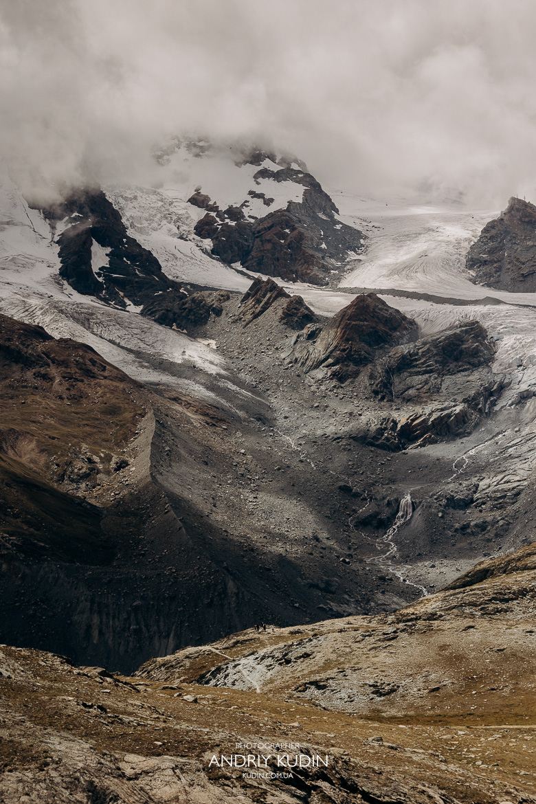 Proposal engagement near the Matterhorn, Zermatt. Switzerland.