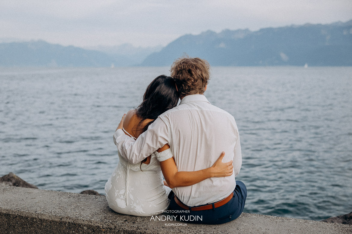 Romantic proposal by Lake Zurich with mountains in the background, Couple engagement photoshoot in Zurich, Switzerland, Zurich proposal photographer capturing emotional “Yes” moment, Man proposing on the lakeside in Zurich with Alps view, Sara and Thomas engagement photos by Lake Zurich, Romantic couple portraits during proposal in Switzerland, Surprise proposal at Lake Zurich with mountain backdrop, Engagement photography in Zurich, Switzerland by the lake, Proposal moment captured in Zurich with Swiss Alps scenery, Couple celebrating engagement by Lake Zurich during photoshoot