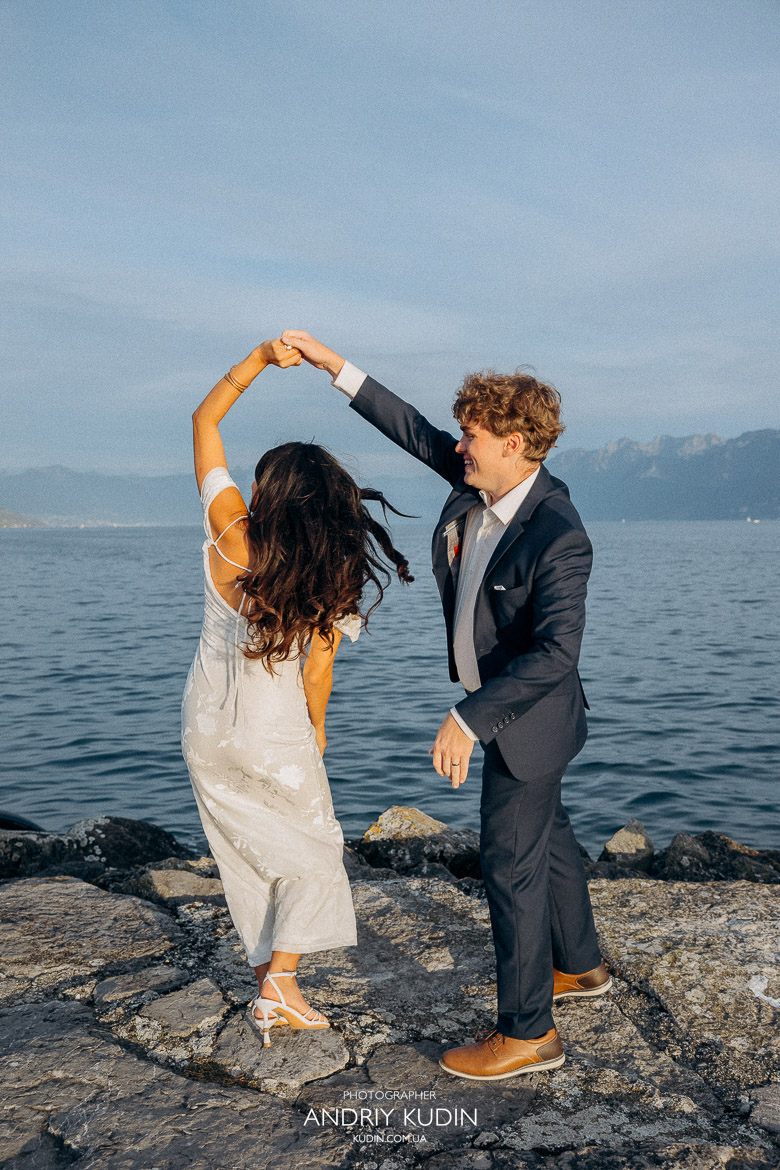 Romantic proposal by Lake Zurich with mountains in the background, Couple engagement photoshoot in Zurich, Switzerland, Zurich proposal photographer capturing emotional “Yes” moment, Man proposing on the lakeside in Zurich with Alps view, Sara and Thomas engagement photos by Lake Zurich, Romantic couple portraits during proposal in Switzerland, Surprise proposal at Lake Zurich with mountain backdrop, Engagement photography in Zurich, Switzerland by the lake, Proposal moment captured in Zurich with Swiss Alps scenery, Couple celebrating engagement by Lake Zurich during photoshoot