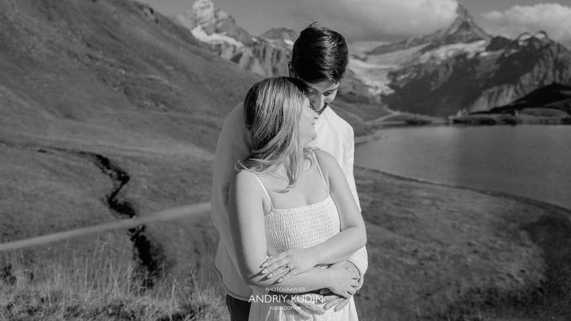proposal in switzerland, Grindelwald proposal photography. Marriage Proposal in the Swiss Alps