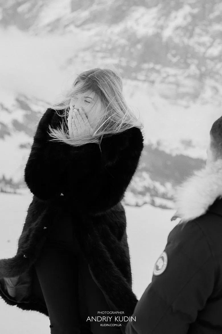 Emotional mountain proposal on Grindelwald First in the Swiss Alps