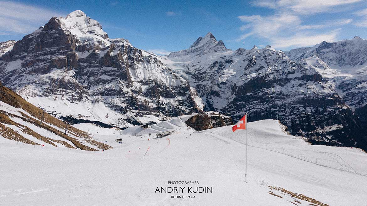 engagement moment in Swiss mountains scenic proposal location Switzerland