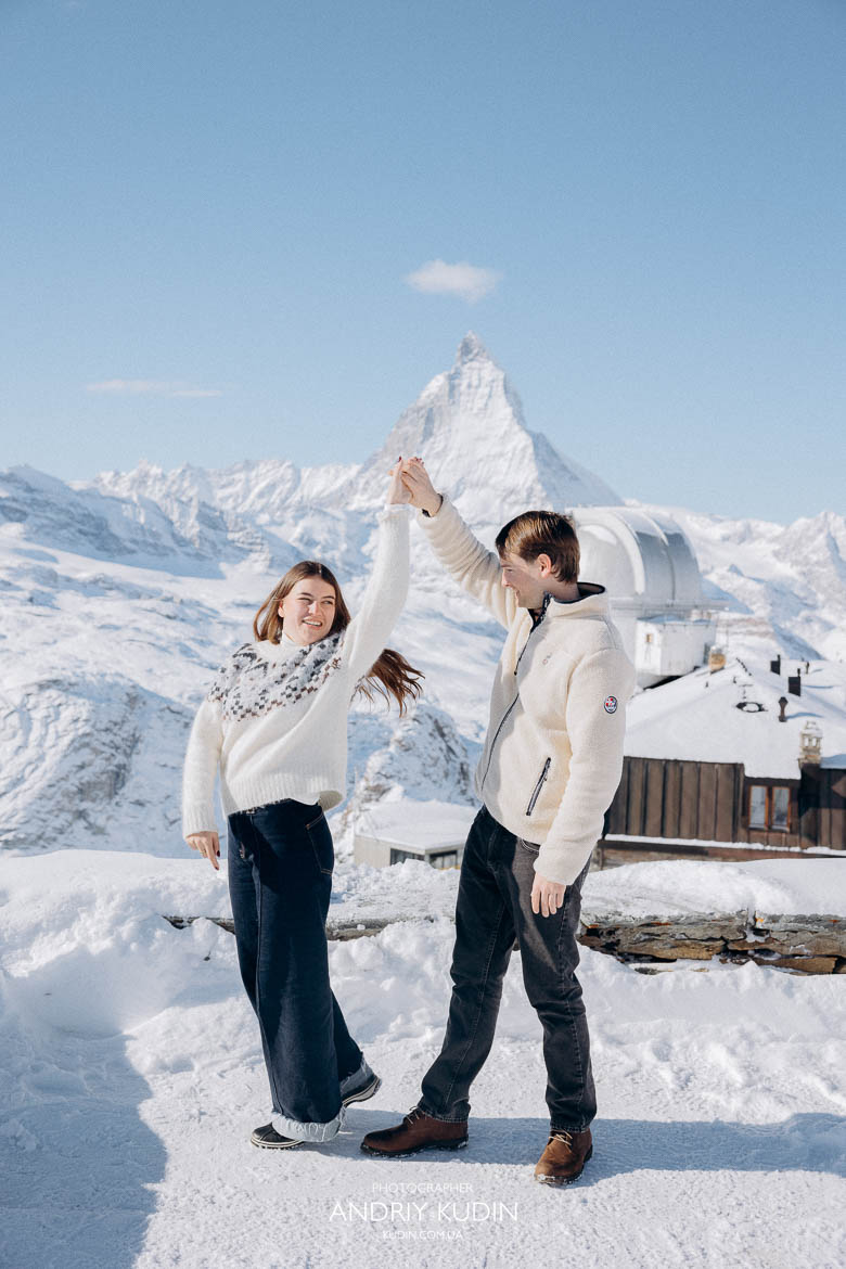 The perfect proposal in switzerland for mountain lovers.