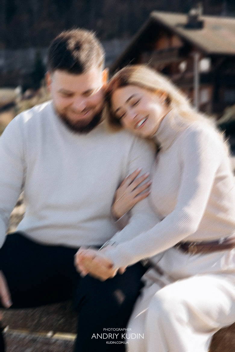 Couple wrapped in warm embrace after Iseltwald proposal, 사랑의 불시착 스위스 약혼