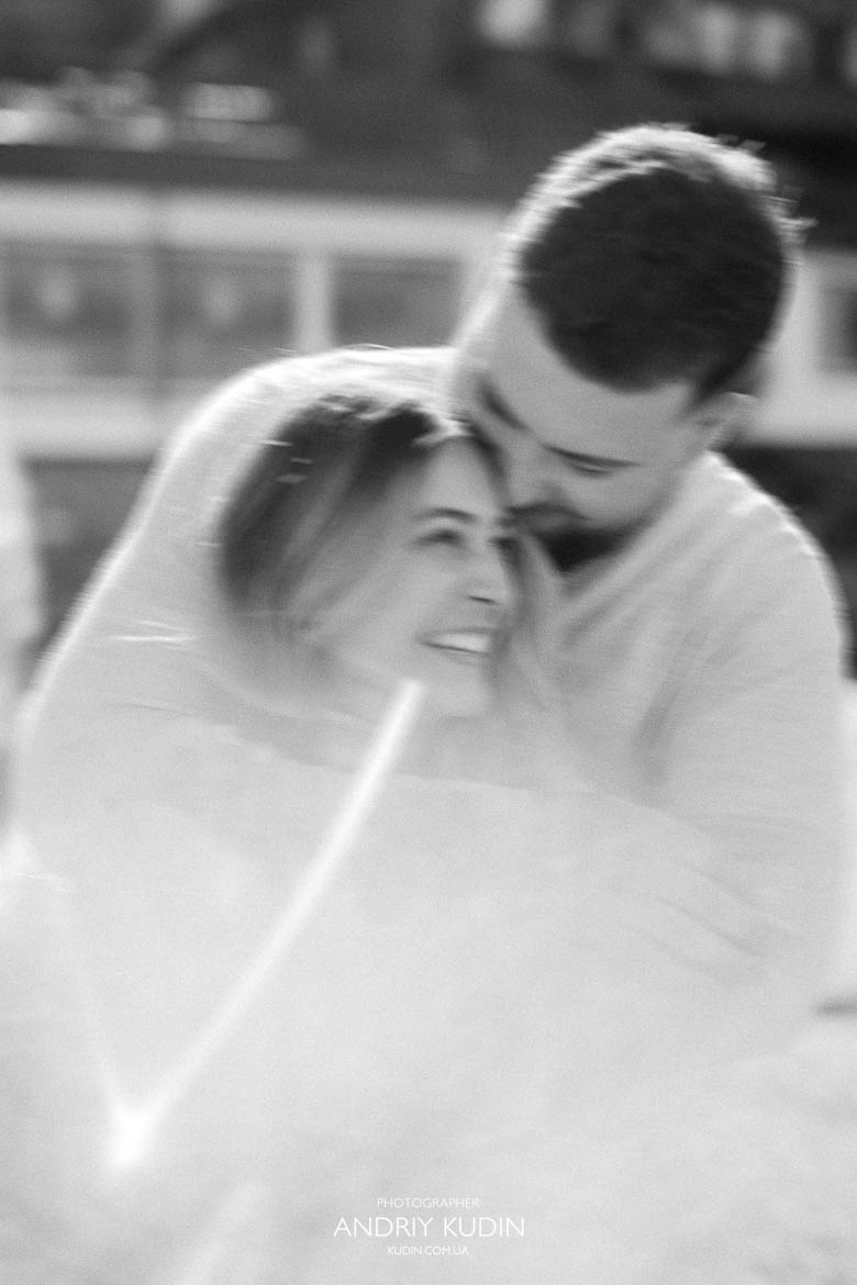 Couple touching foreheads gently after proposal in Switzerland, 스위스 프로포즈 로맨틱 터치