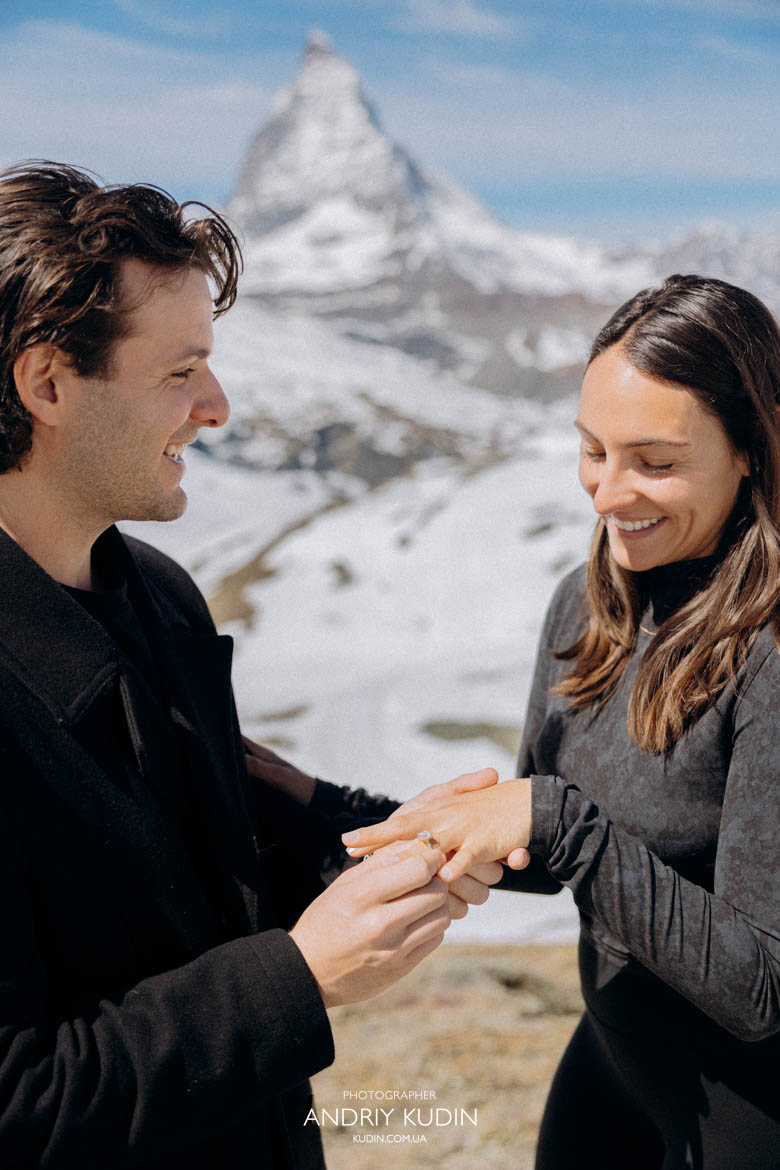 where to propose in switzerland mountain, couple emotional reaction proposal switzerland