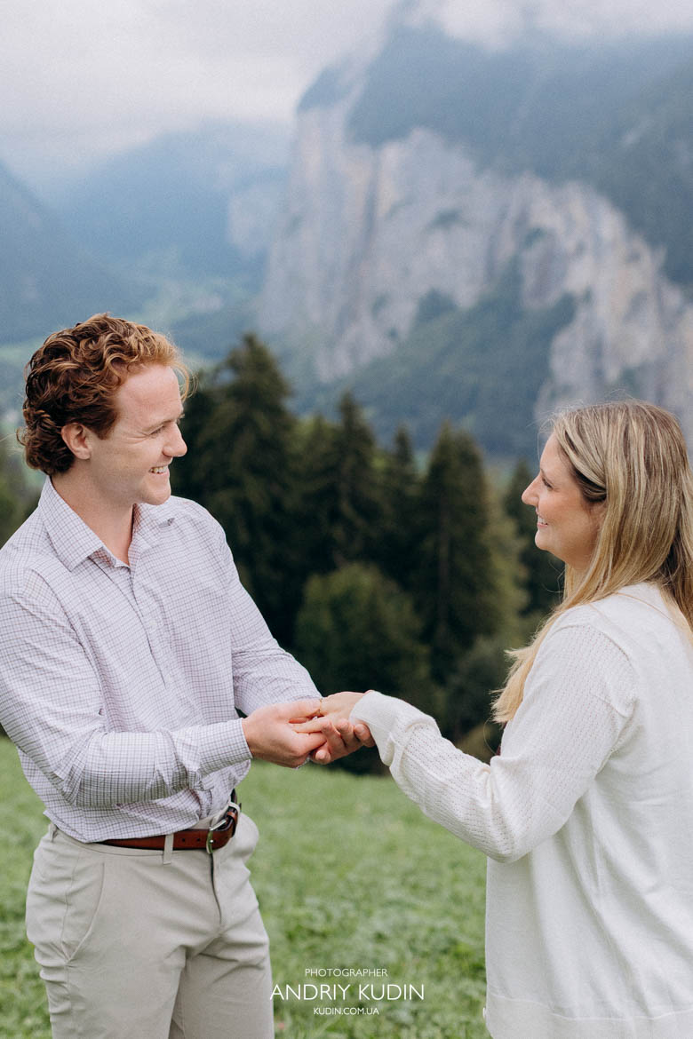 Ring moment in Lauterbrunnen valley. Switzerland proposal photographer.