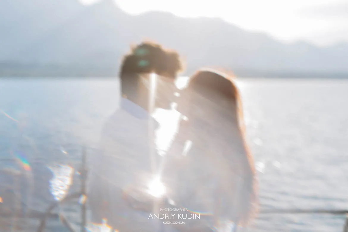 Lake Thun marriage proposal atmosphere by switzerland proposal photographer.
